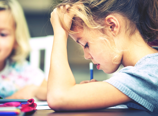 Μαθησιακές δυσκολίες:  Το παιδί σας αντιμετωπίζει δυσκολίες στη μάθηση; Αναγνωρίστε τα σημάδια!