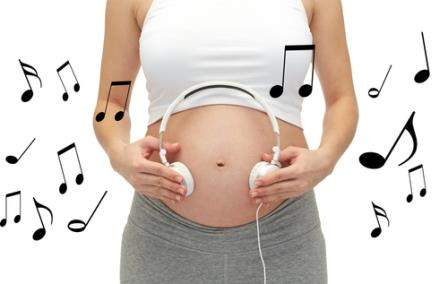 Εγκυμοσύνη: η μαγική επίδραση της φωνής και της μουσικής