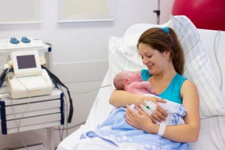Μητρικός Θηλασμός: πόσο σημαντικός είναι ο πρώτος θηλασμός & η συνδιαμονή μητέρας – νεογνού στο μαιευτήριο;